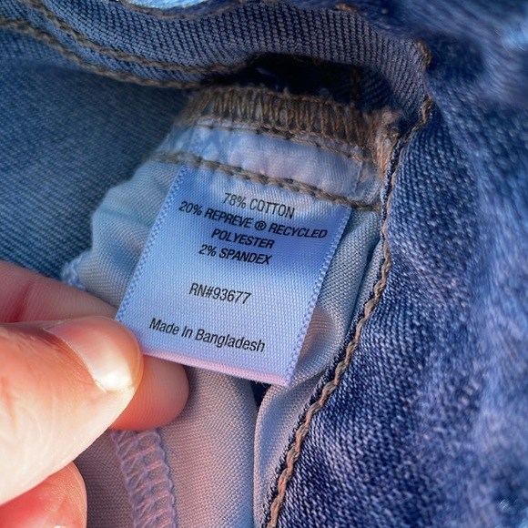 St. John’s Bay Bermuda Shorts - Picture 3 of 5